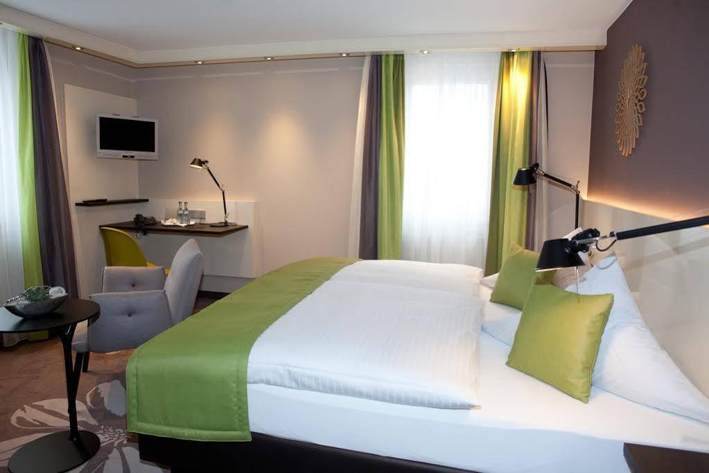 Hotel-Restaurant Arneggers Adler Tiefenbronn Εξωτερικό φωτογραφία