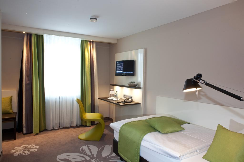 Hotel-Restaurant Arneggers Adler Tiefenbronn Εξωτερικό φωτογραφία