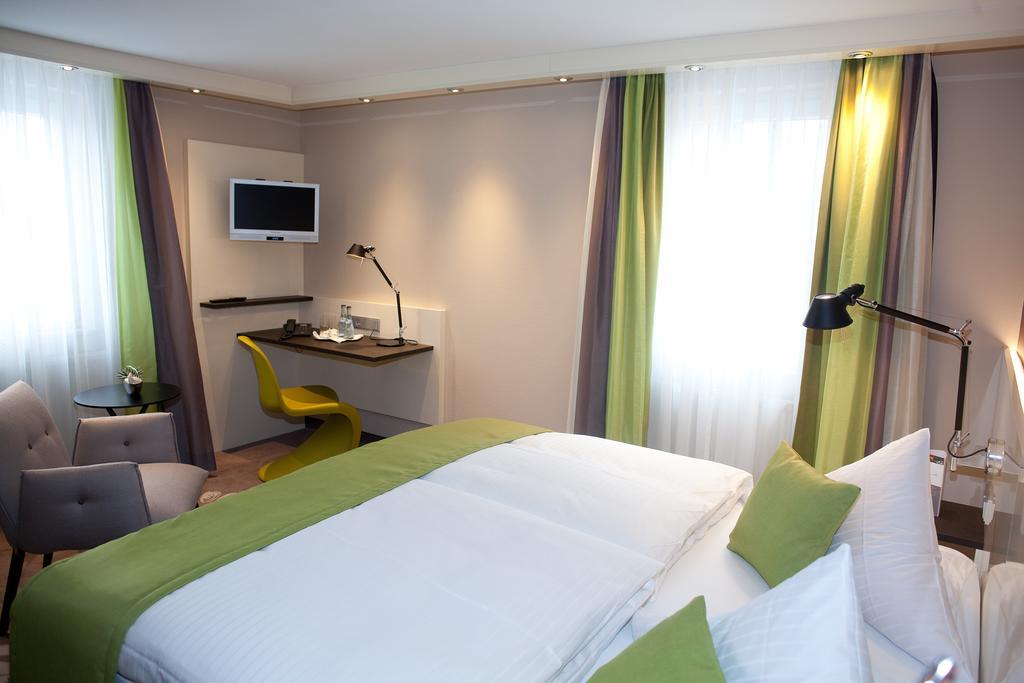 Hotel-Restaurant Arneggers Adler Tiefenbronn Εξωτερικό φωτογραφία