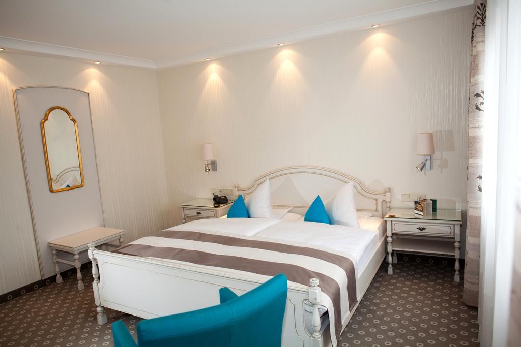 Hotel-Restaurant Arneggers Adler Tiefenbronn Εξωτερικό φωτογραφία