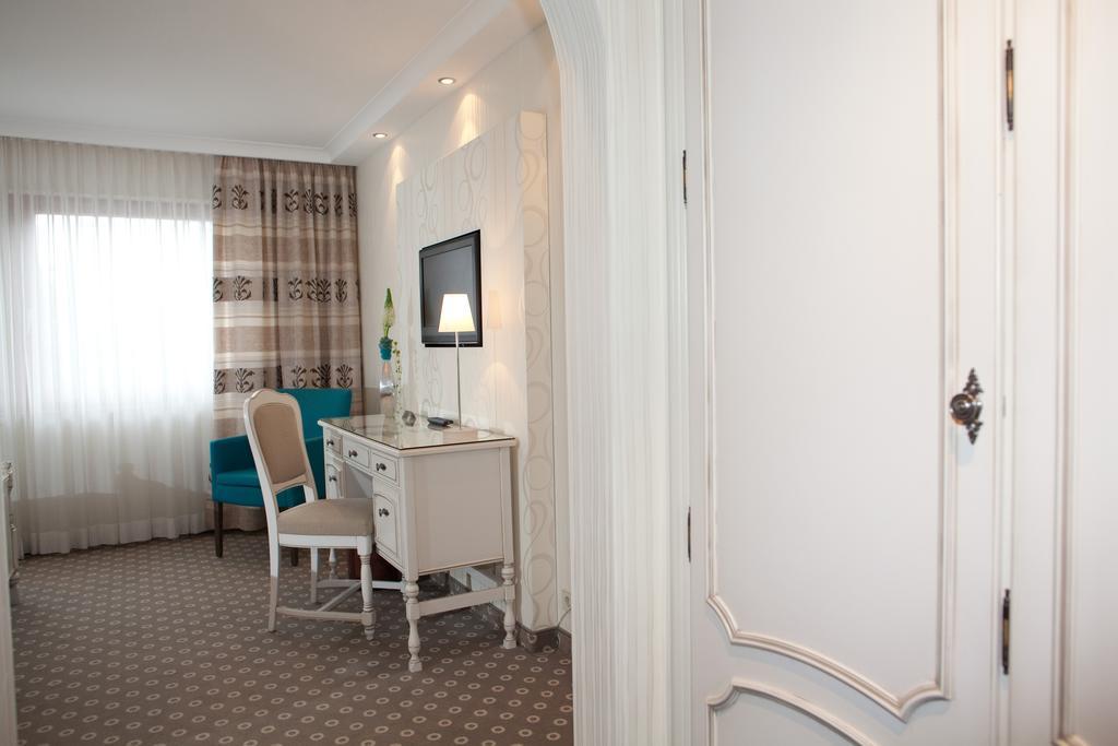 Hotel-Restaurant Arneggers Adler Tiefenbronn Εξωτερικό φωτογραφία