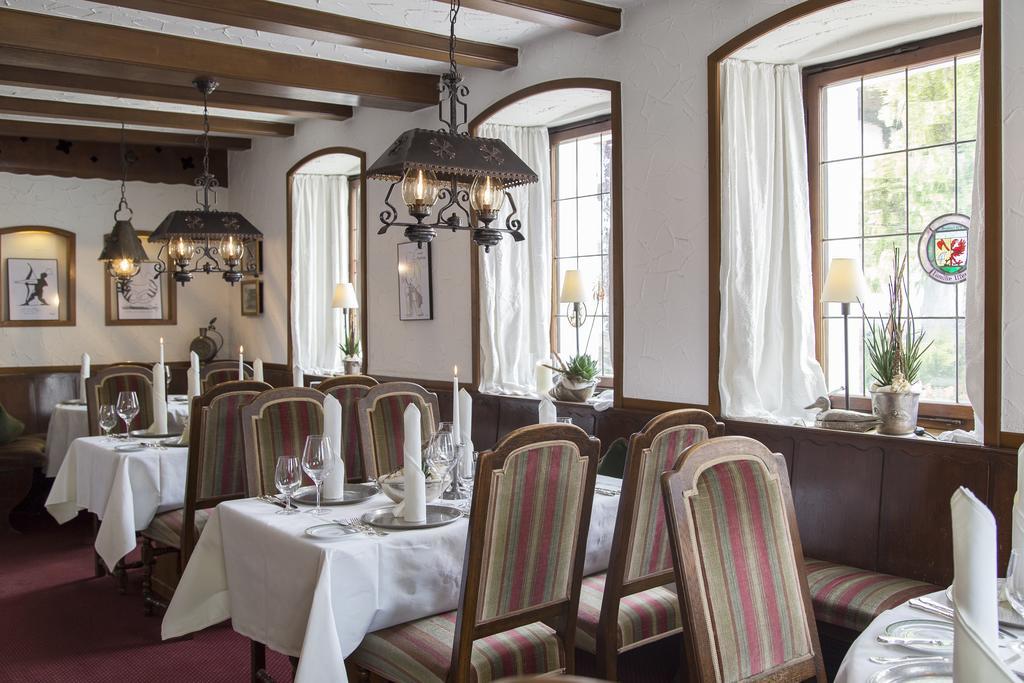 Hotel-Restaurant Arneggers Adler Tiefenbronn Εξωτερικό φωτογραφία