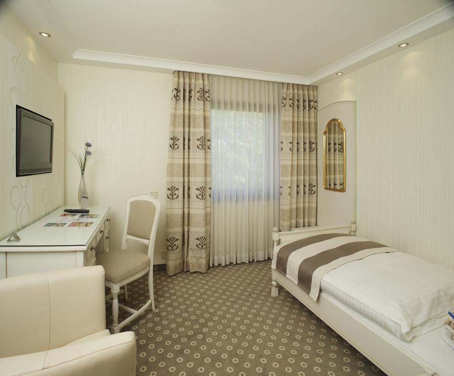 Hotel-Restaurant Arneggers Adler Tiefenbronn Εξωτερικό φωτογραφία